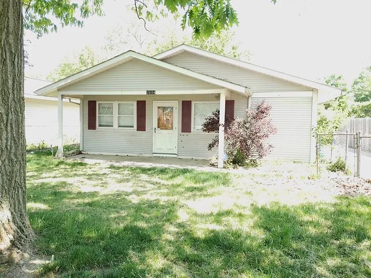 18104 Fairville Avenue - Photo 2 of 11