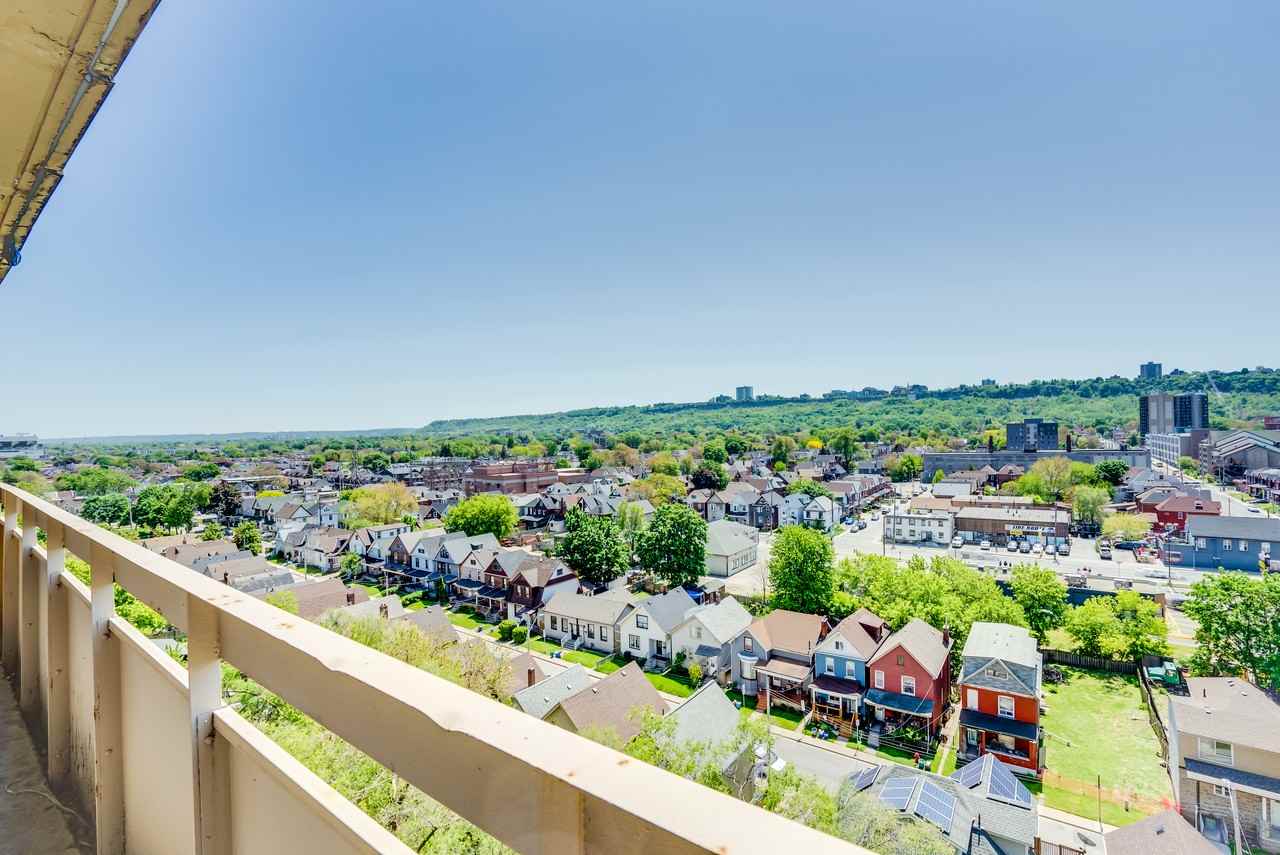 150 Sanford Ave N - Photo 3 of 49