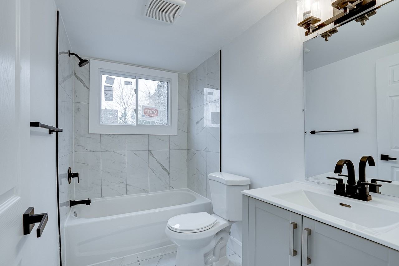 3150 Peter St - Photo 3 of 49