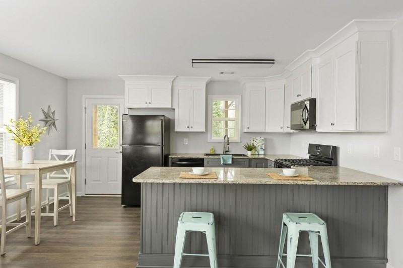 855 Dodge St Se - Photo 3 of 9