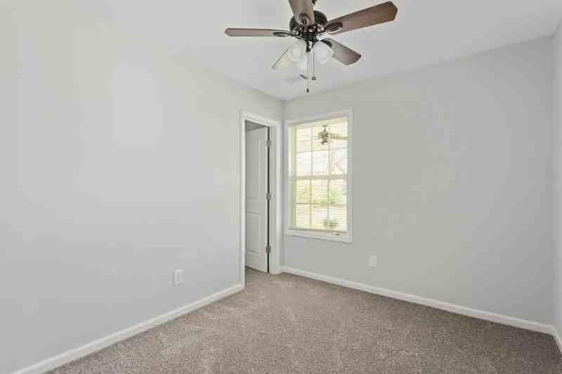 855 Dodge St Se - Photo 6 of 9