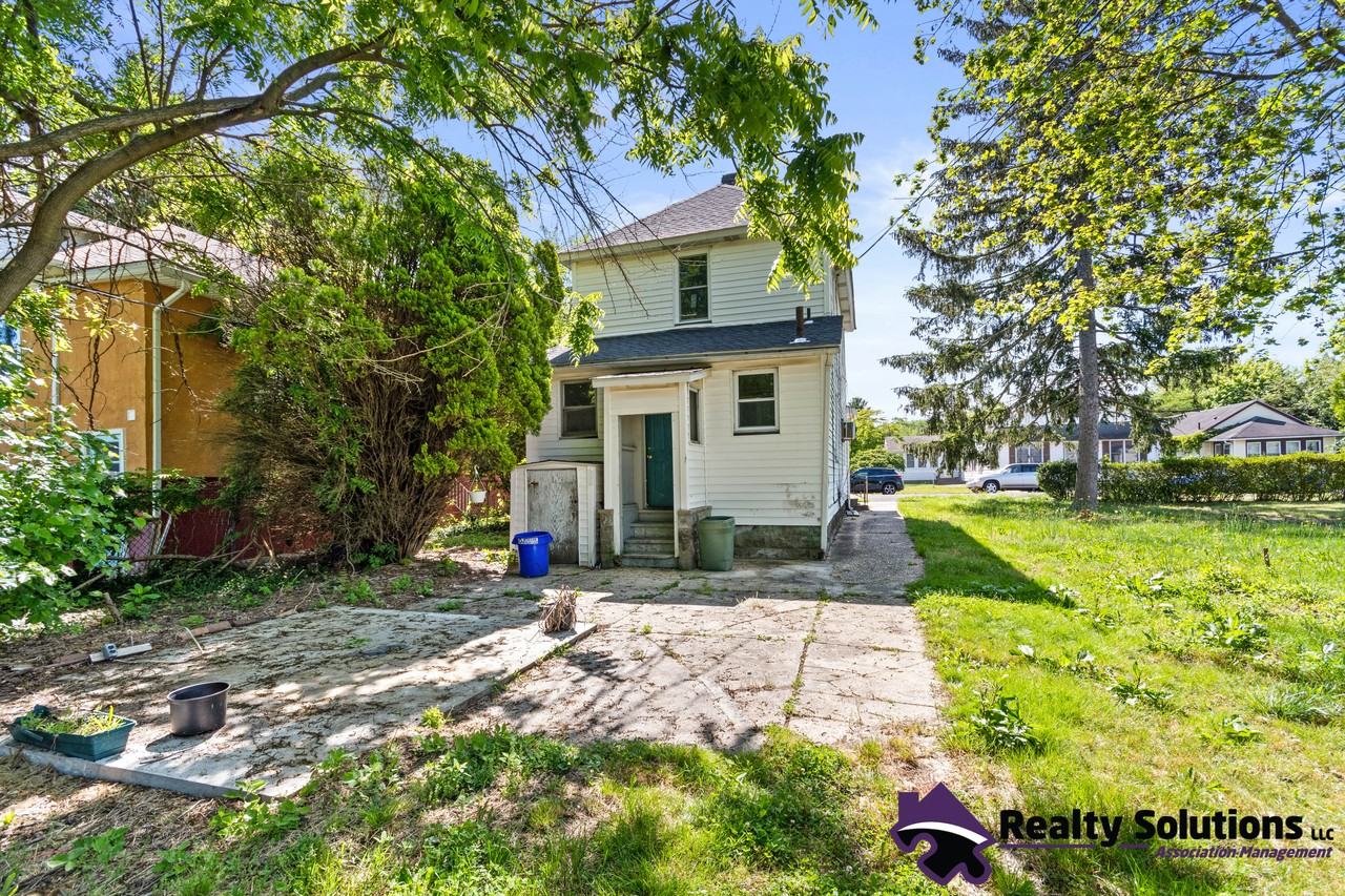 223 Saint Louis Ave #1 - Photo 2 of 18