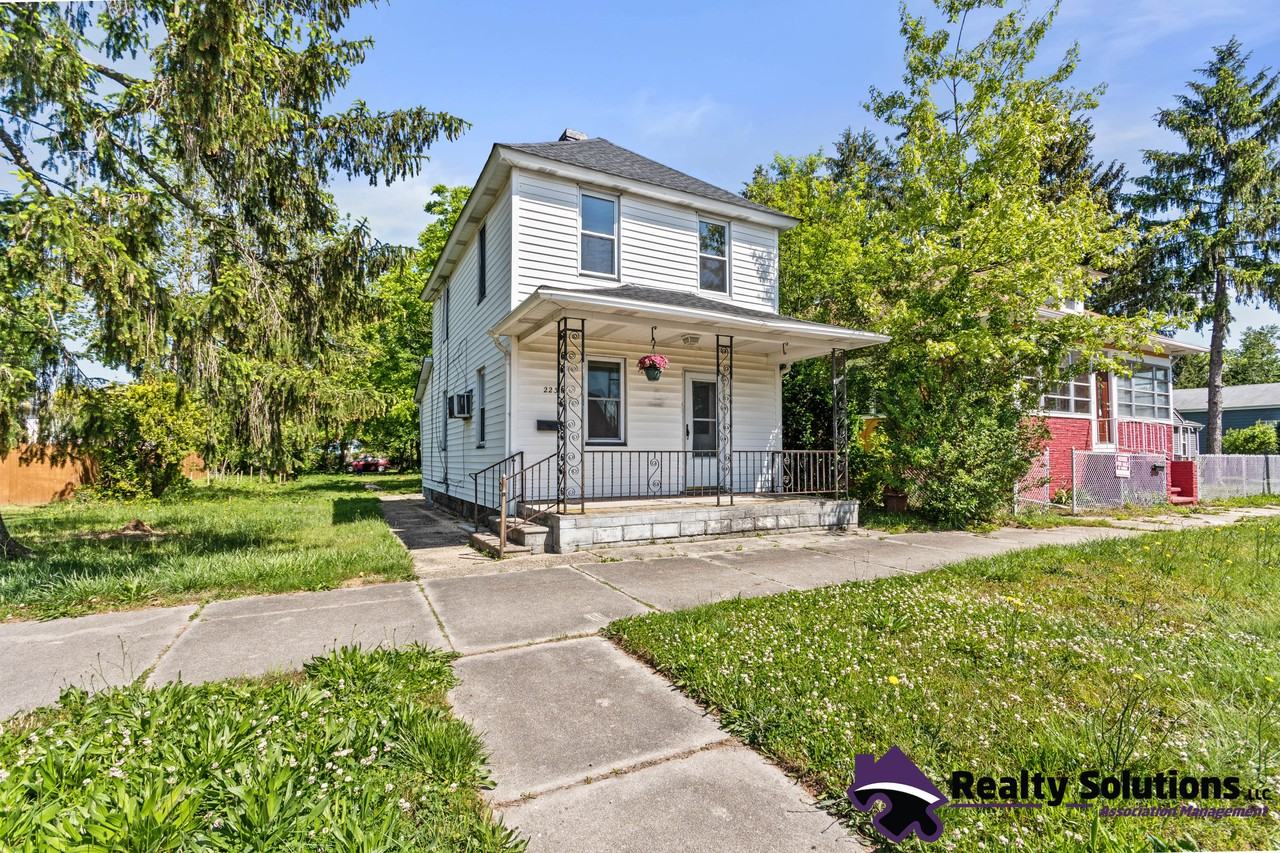 223 Saint Louis Ave #1 - Photo 3 of 18