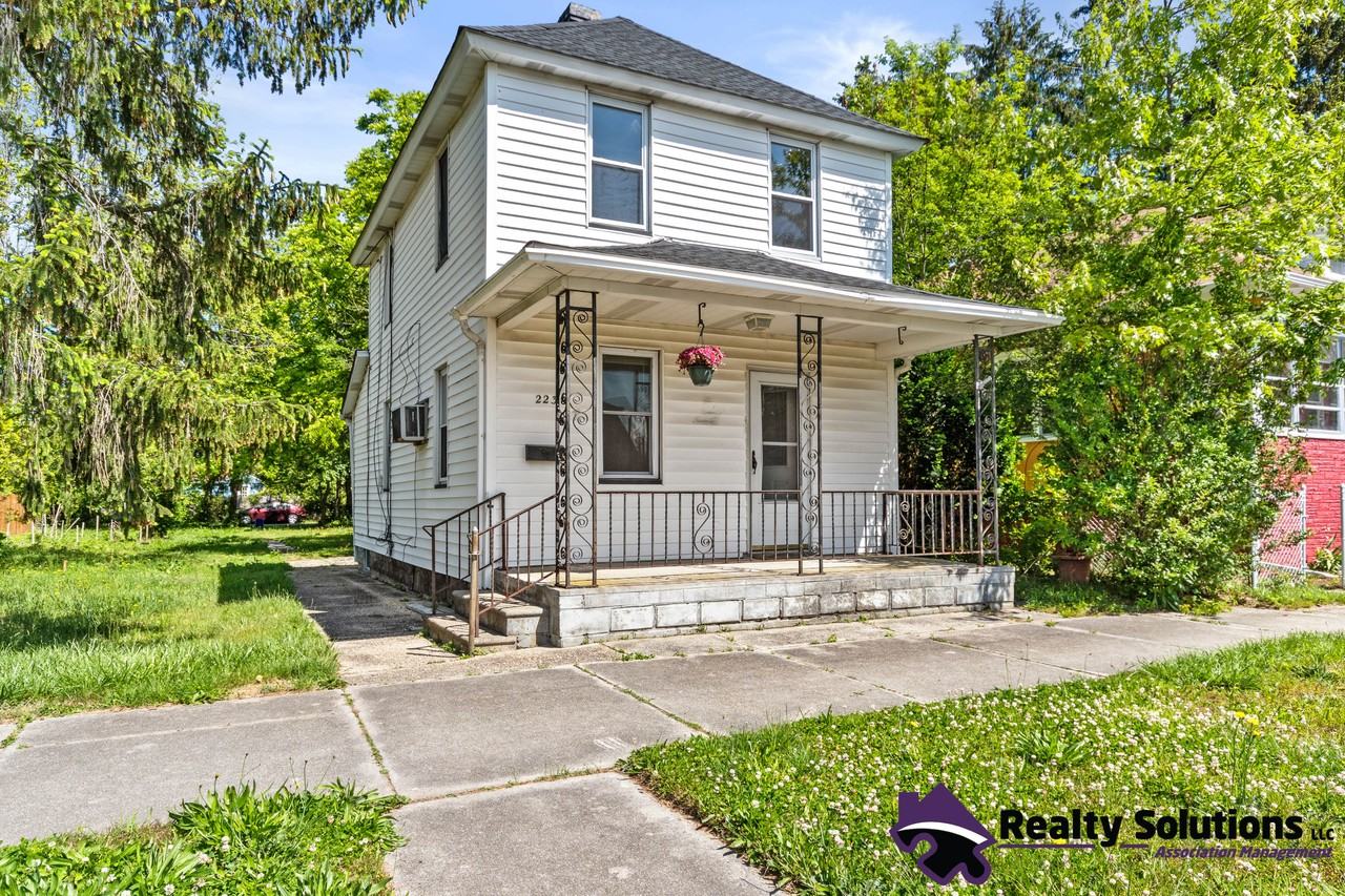 223 Saint Louis Ave #1 - Photo 4 of 18