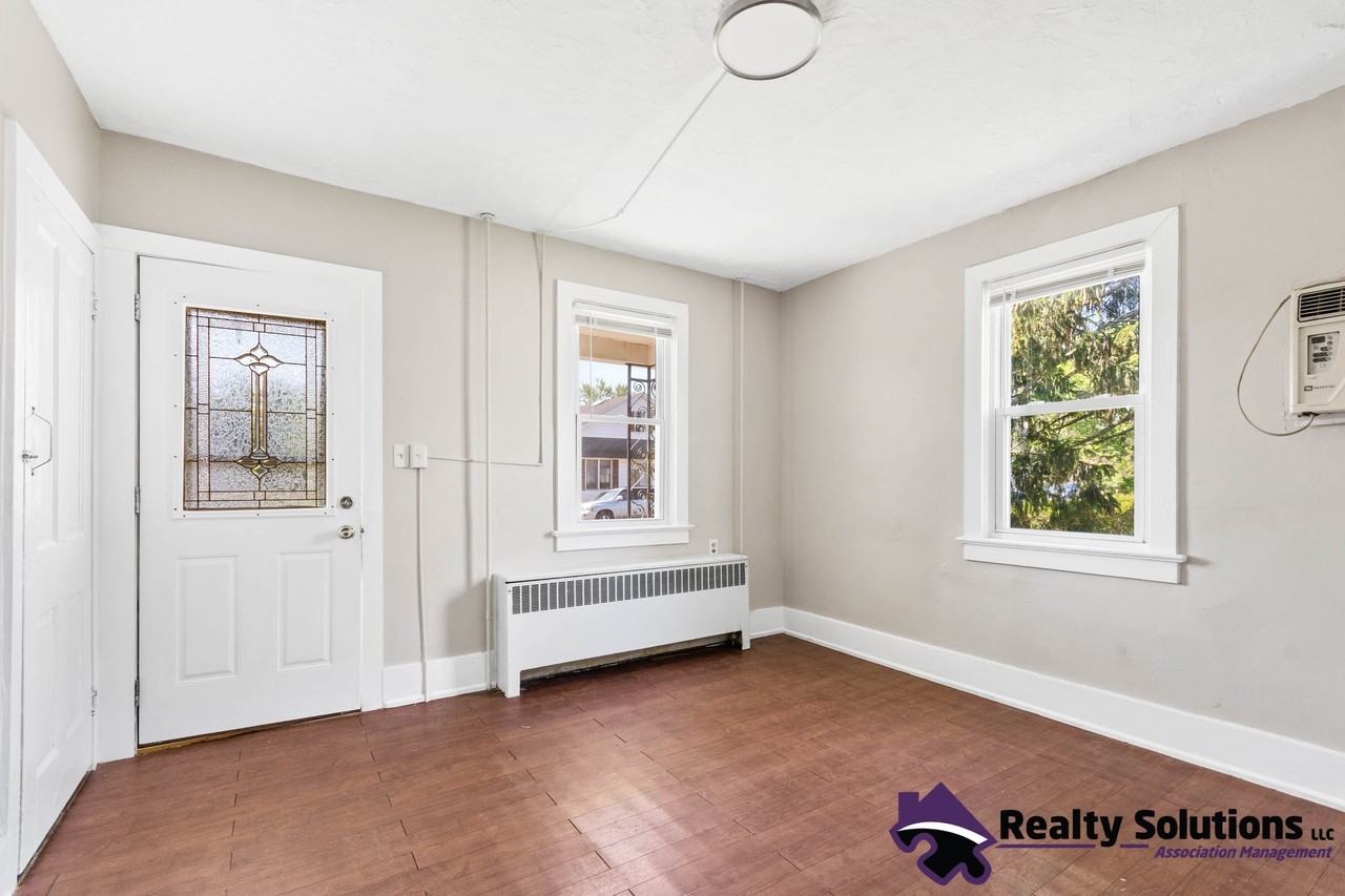 223 Saint Louis Ave #1 - Photo 6 of 18