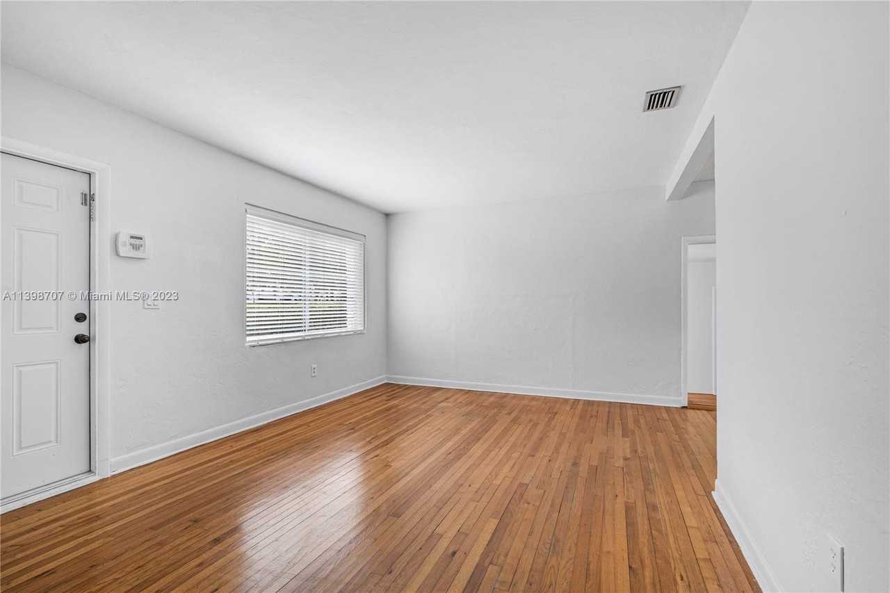 6257 Sw 14th St #6247 - Photo 2 of 8