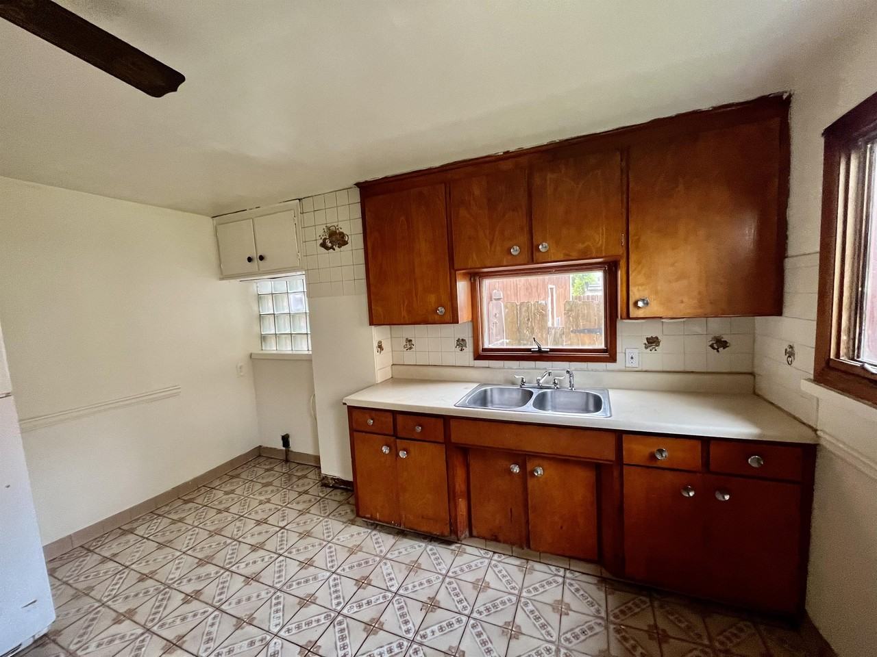 546 18th St Lowr Back - Photo 3 of 13