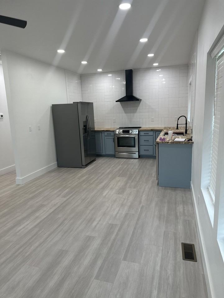 1748 Reynolds St #1 - Photo 3 of 20