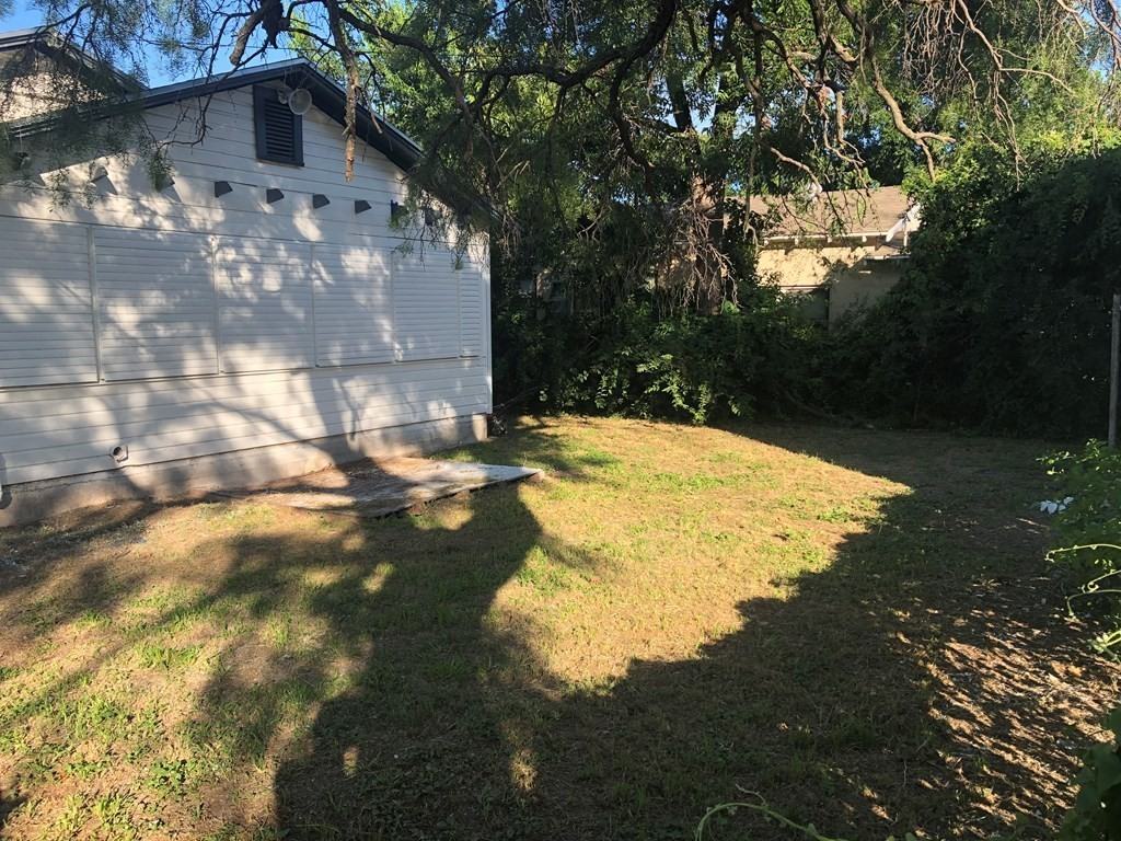 121 N Madison St - Photo 3 of 7