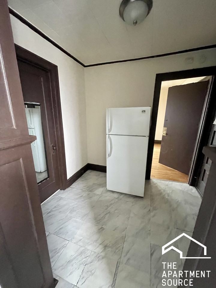 5017 W Cermak Rd #28 - Photo 3 of 12
