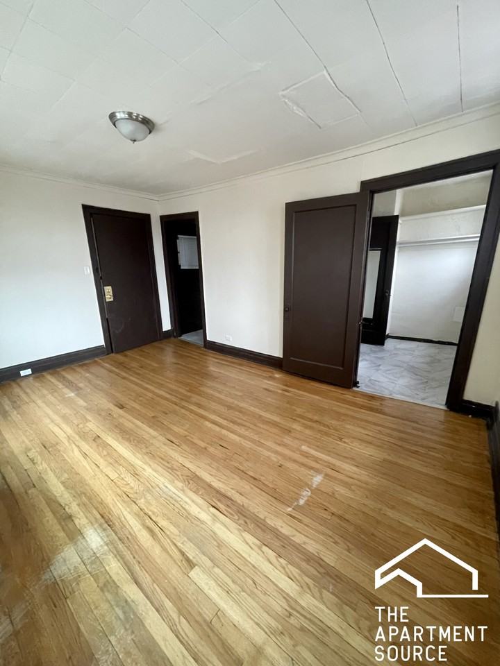 5017 W Cermak Rd #28 - Photo 4 of 12