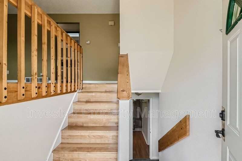 306 Helena Cir - Photo 3 of 17