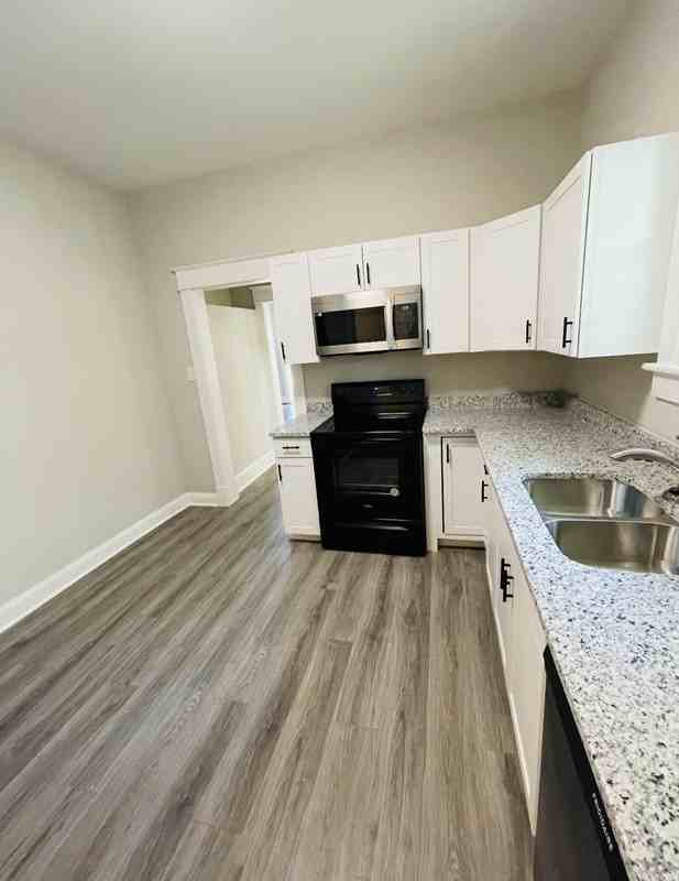 1842 Chuckatuck Ave - Photo 2 of 18