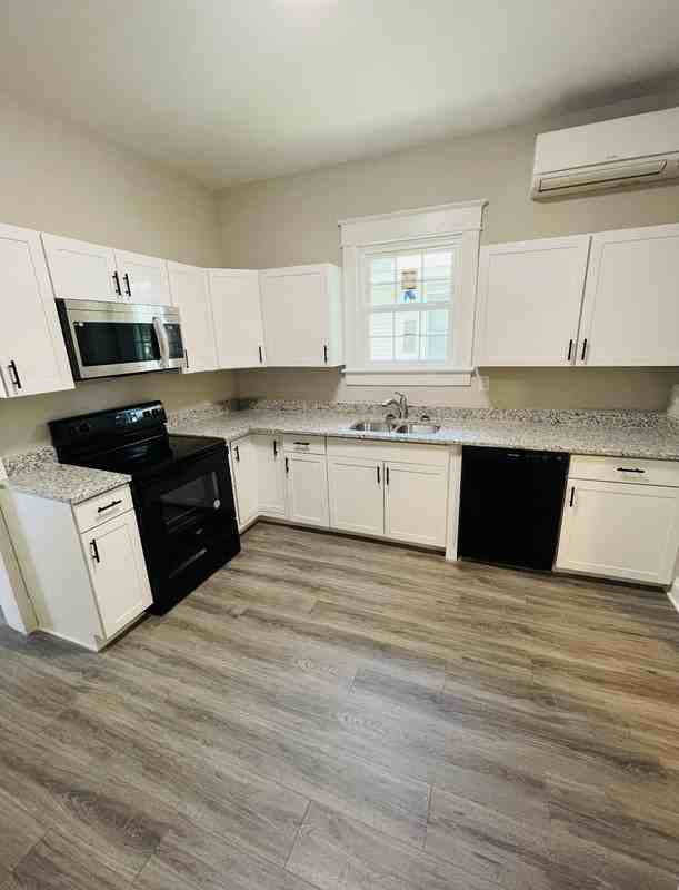 1842 Chuckatuck Ave - Photo 3 of 18