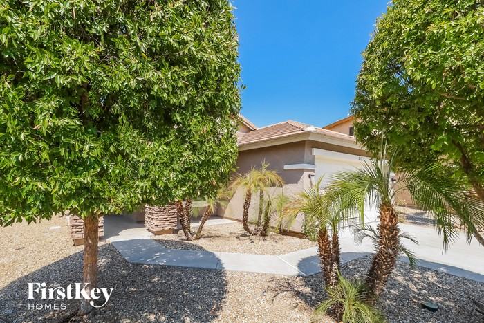 16752 N 152nd Ct - Photo 2 of 15