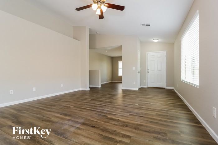 16752 N 152nd Ct - Photo 3 of 15