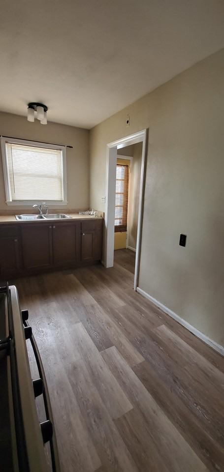 6233 Agnes Ave - Photo 2 of 12