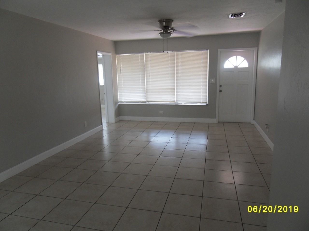 207 Ne 16th Ave #NA - Photo 3 of 10