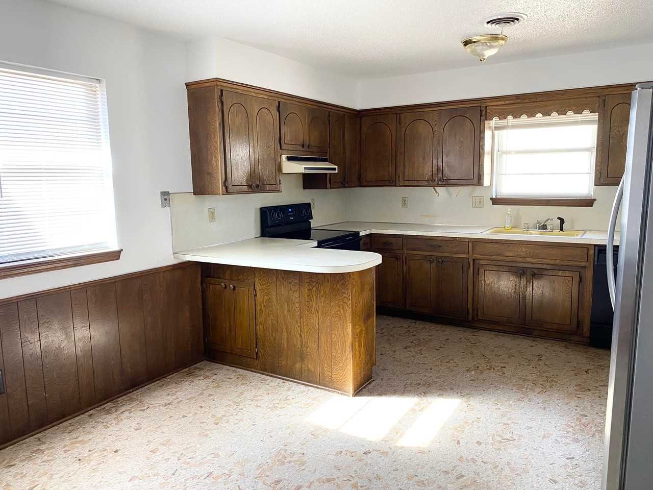 621 38th St #NA - Photo 3 of 10