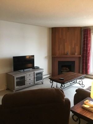 3 Bedroom Townhouse in Forest Grove - Photo 3 of 11