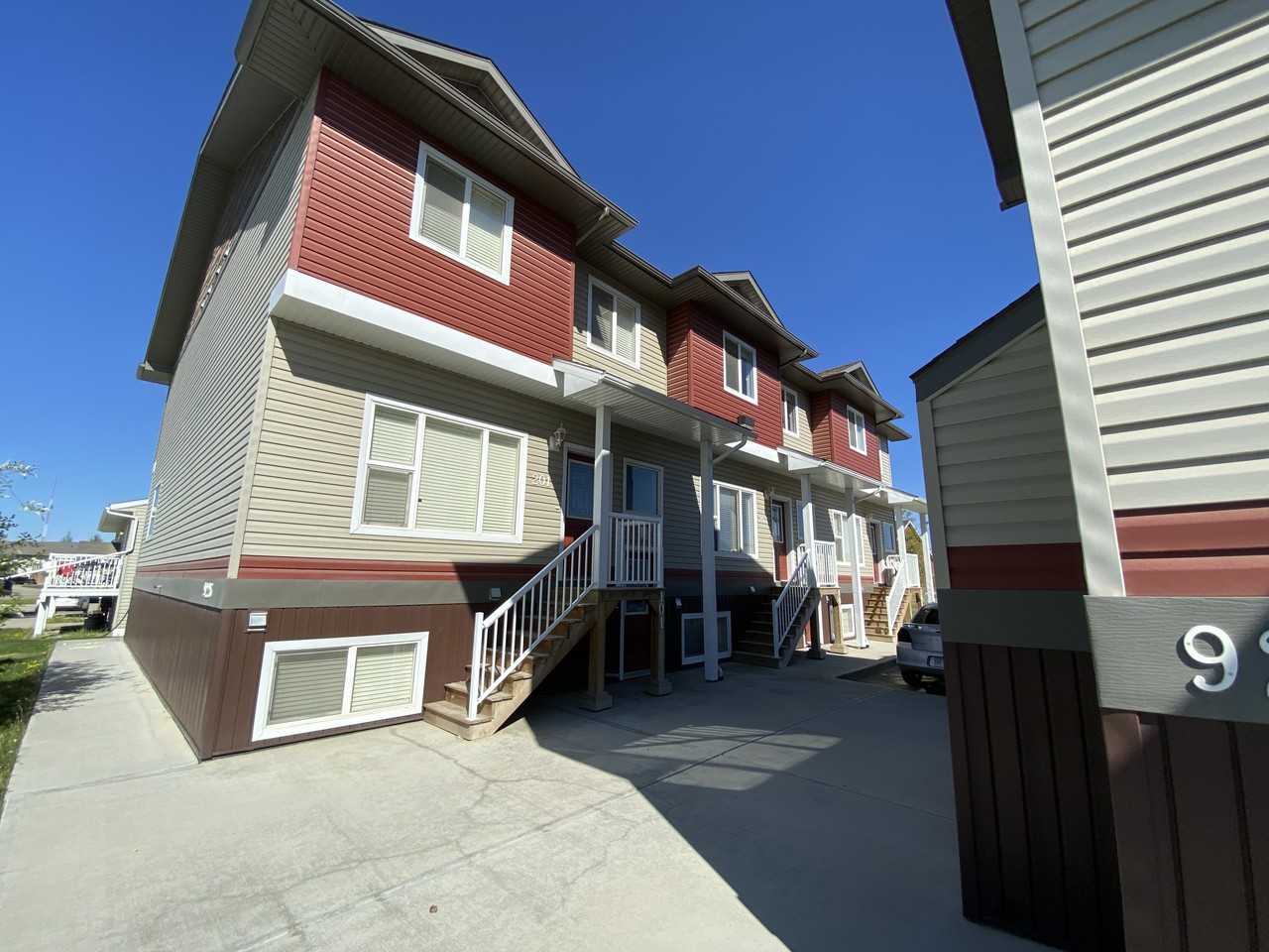 9226 93 Avenue - Upper Townhouse - Photo 2 of 12