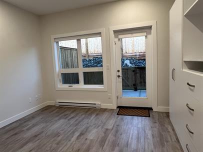 352 Hirst Ave W #7 - Photo 6 of 9