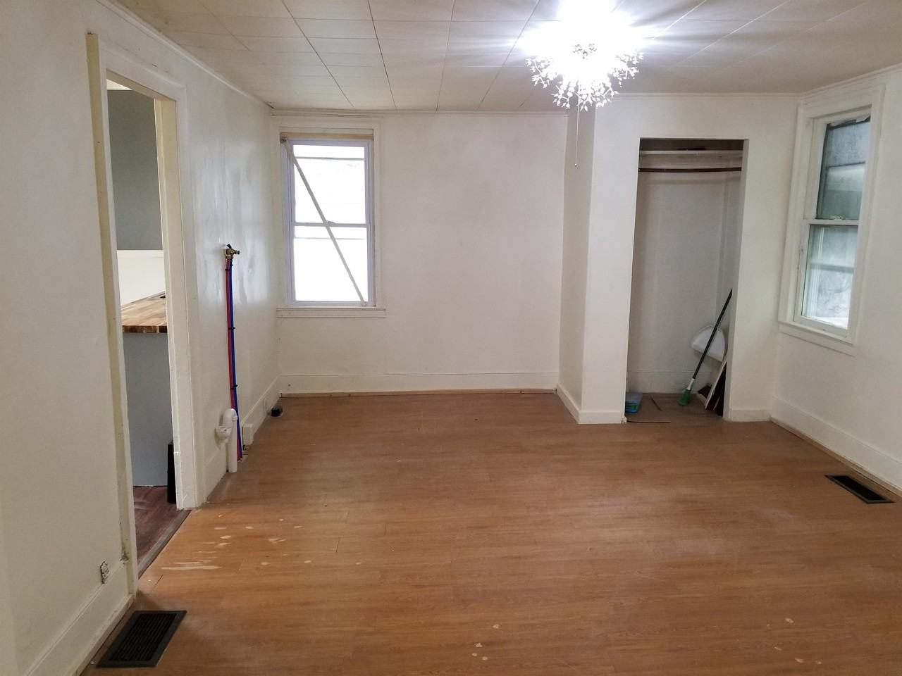 218 E Jackson St - Photo 6 of 29