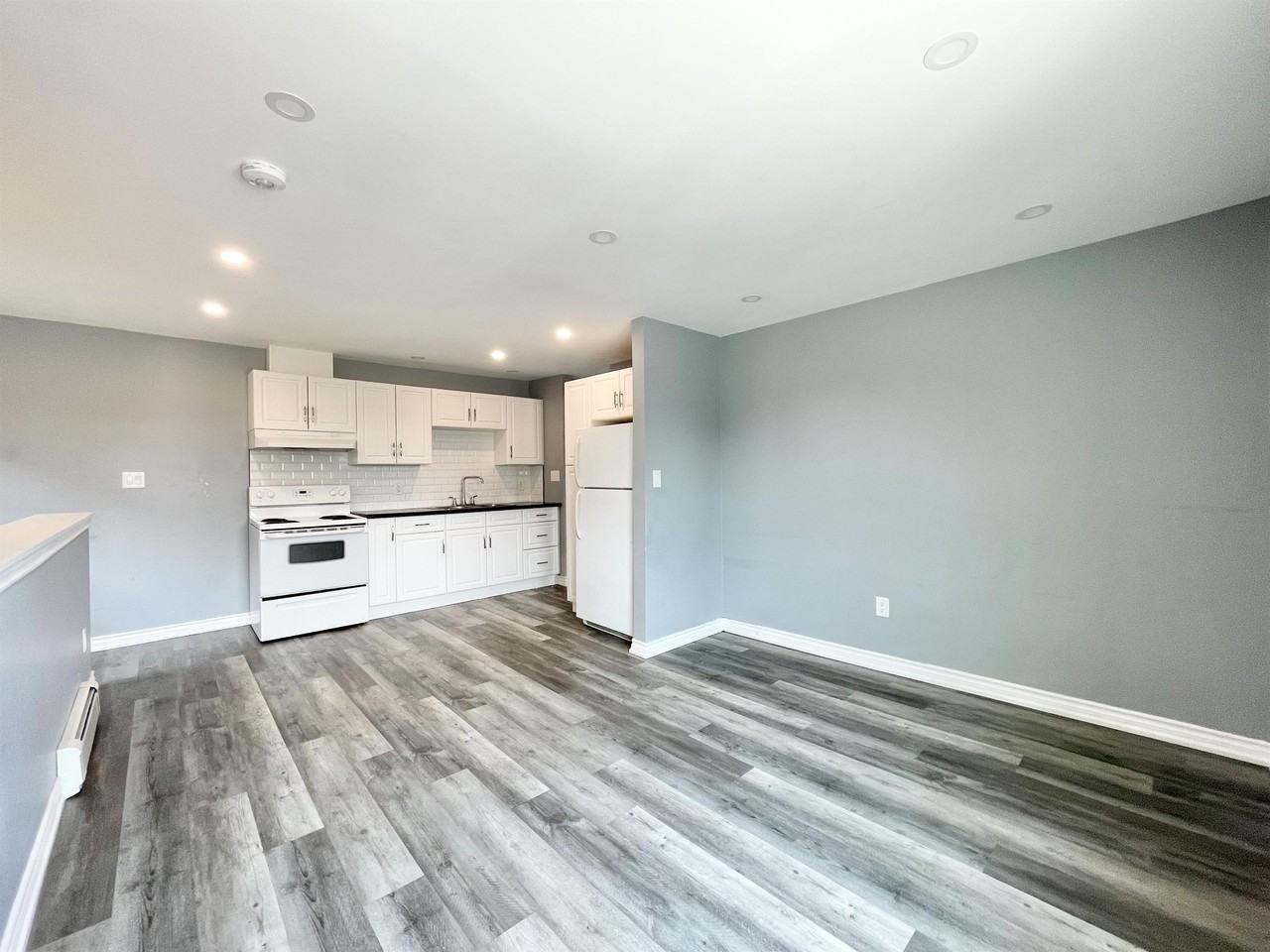 728 East Main St #C - Photo 3 of 8