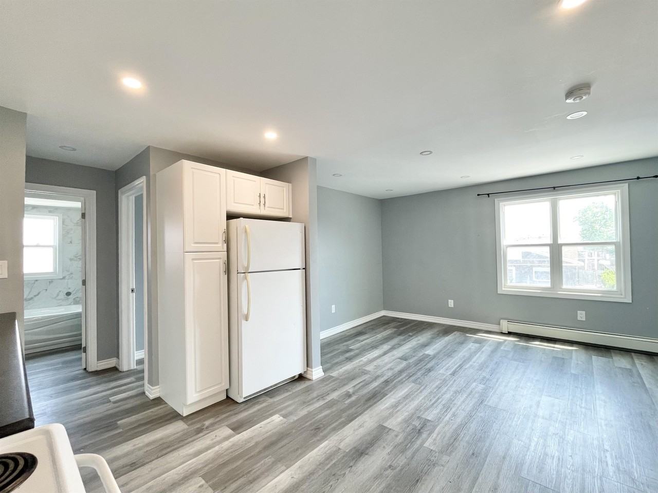 728 East Main St #C - Photo 2 of 8