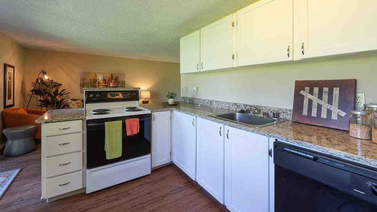 3280 Pine Rd Ne - Photo 4 of 19