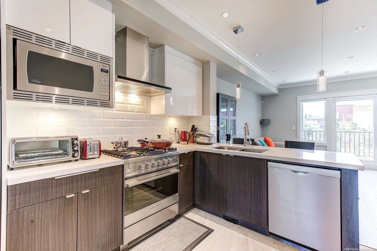 9560 Alexandra Road - Photo 2 of 18