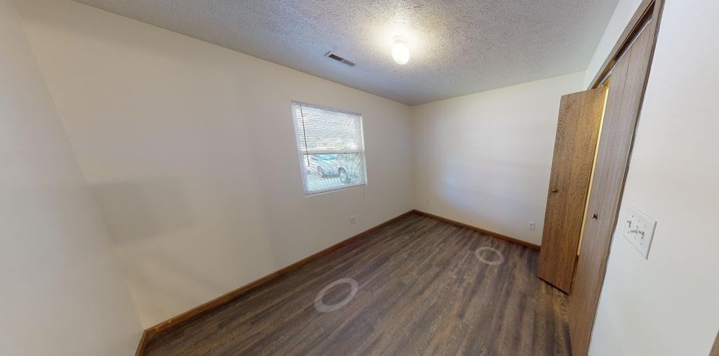308 S Bentley St - Photo 4 of 12