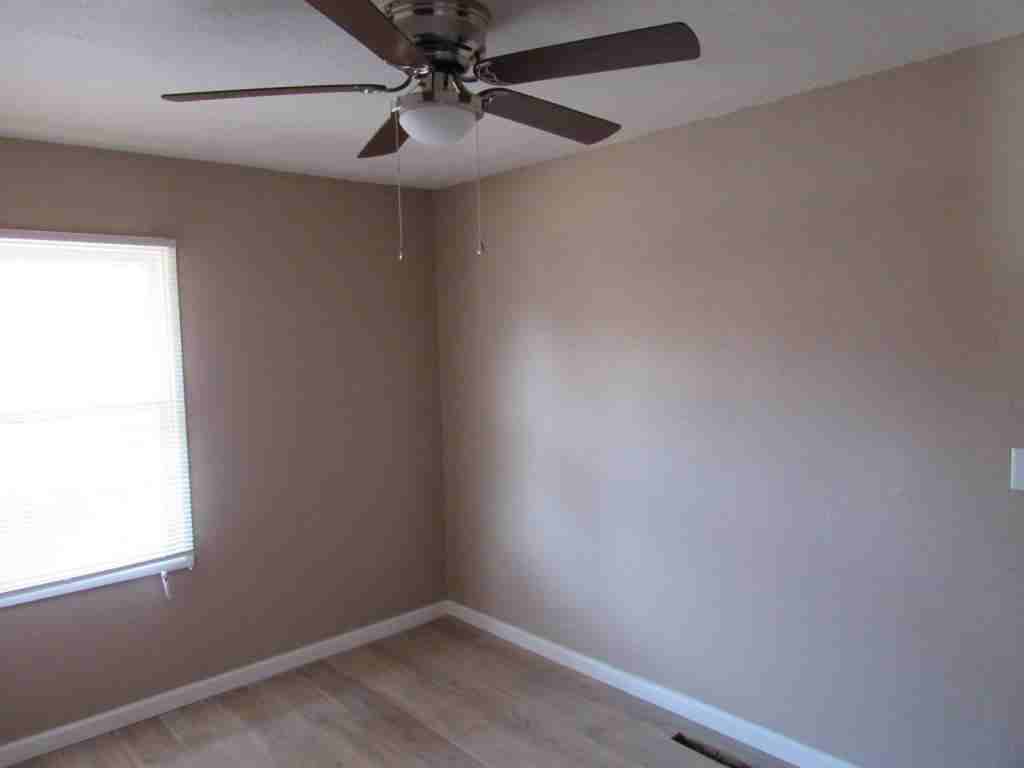 4608 E 46th St - Photo 3 of 14