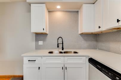 5754 Irving Ave S - Photo 3 of 17