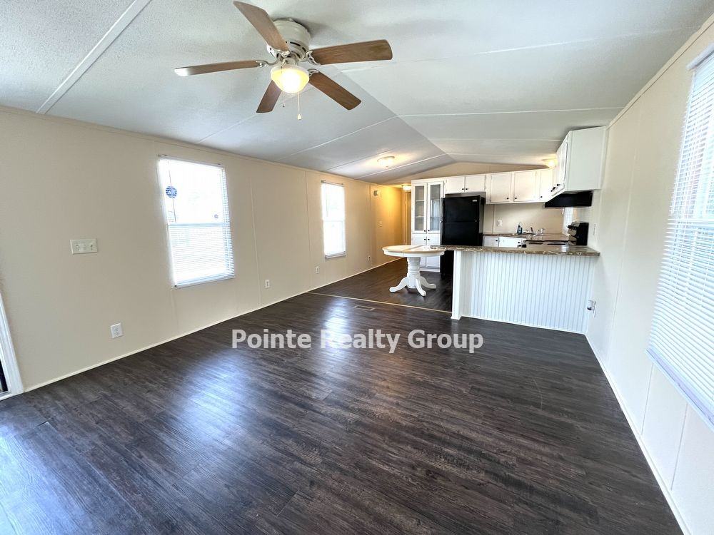 106 Koonce Dr - Photo 2 of 14