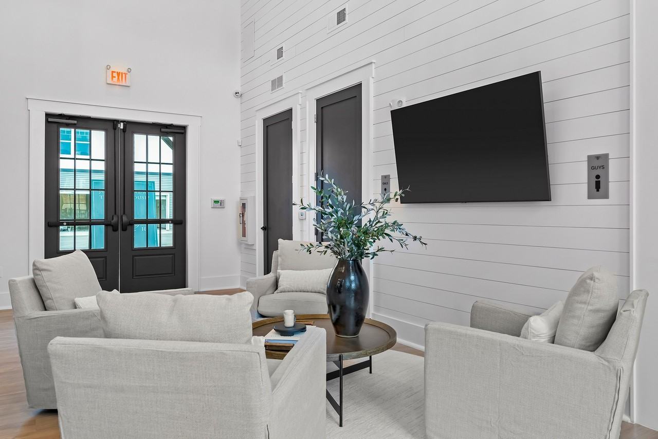 Farmhouse at Easley - Photo 4 of 18