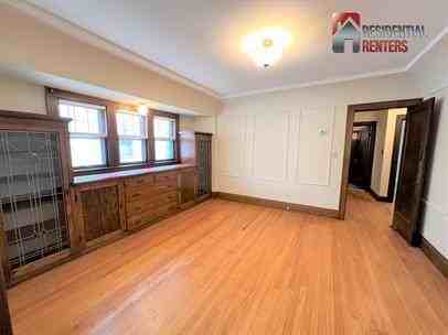 3949 N Downer Ave - Photo 2 of 16