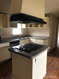 38 Willowbrook Ct - Photo 2 of 10