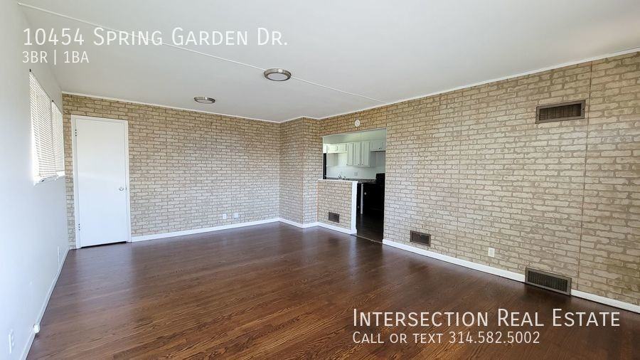 10454 Spring Garden Dr - Photo 3 of 12