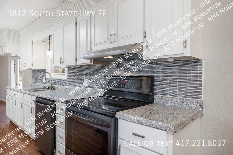 5812 S State Highway Ff - Photo 2 of 28