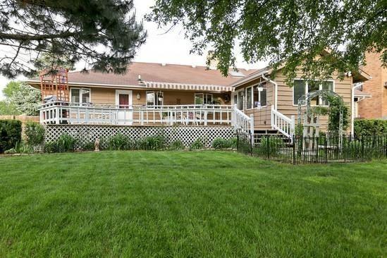 2424 Capri Dr - Photo 2 of 12