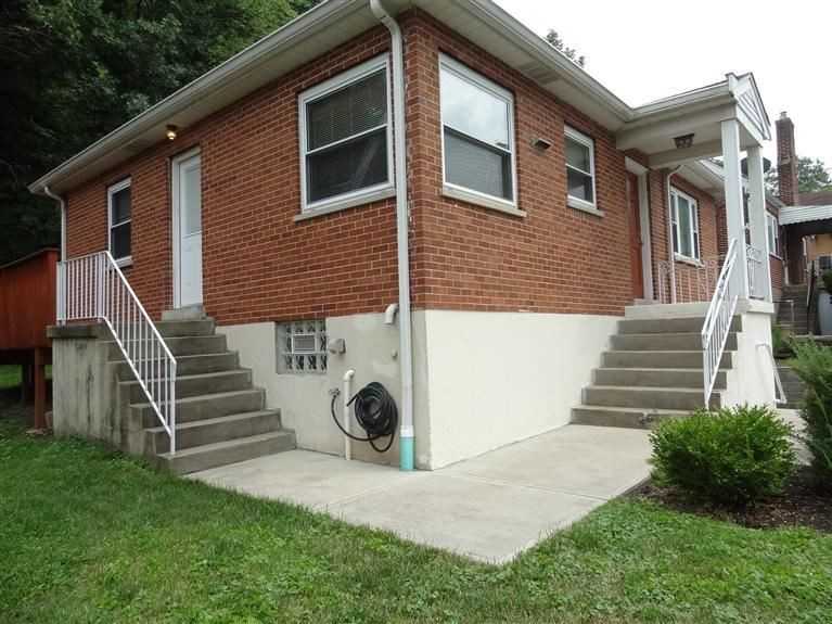 905 Highland Ave - Photo 2 of 28