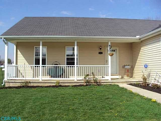 321 Lincoln Pl - Photo 2 of 16