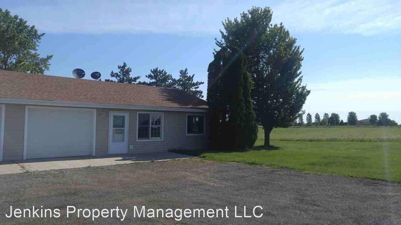 990 Coulee Trl - Photo 3 of 17