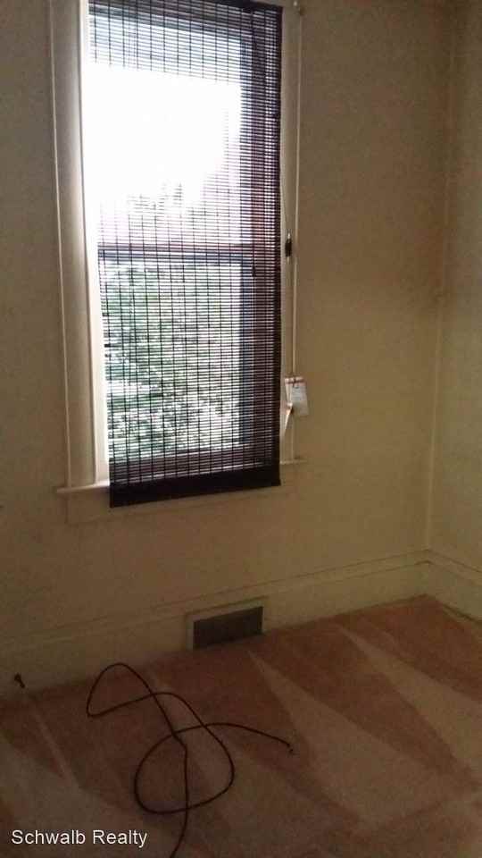 2122 F St - Photo 3 of 13