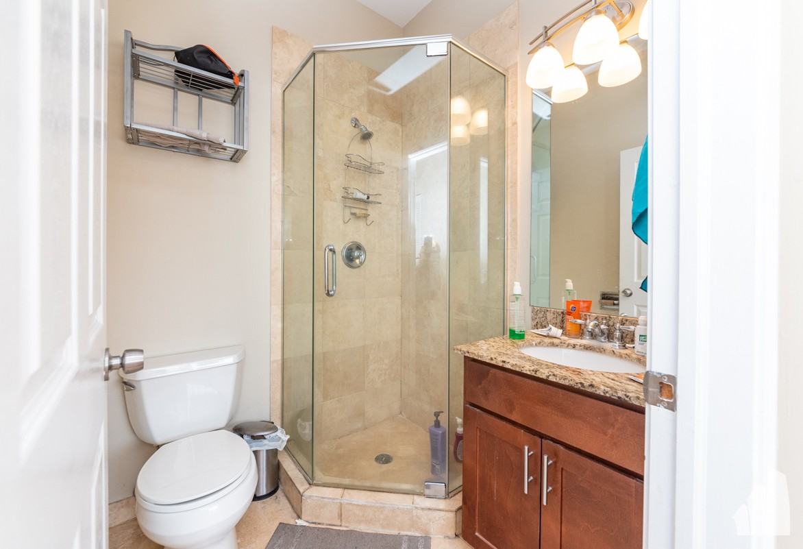 2535 W Flournoy St #2 - Photo 5 of 14