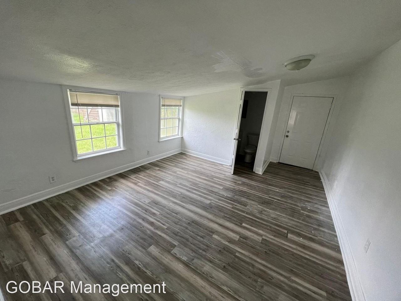 2390 Primrose St - Photo 2 of 7