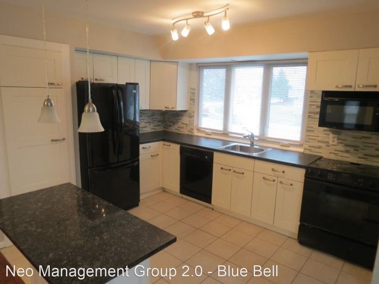 124 Hamlet Dr - Photo 2 of 19