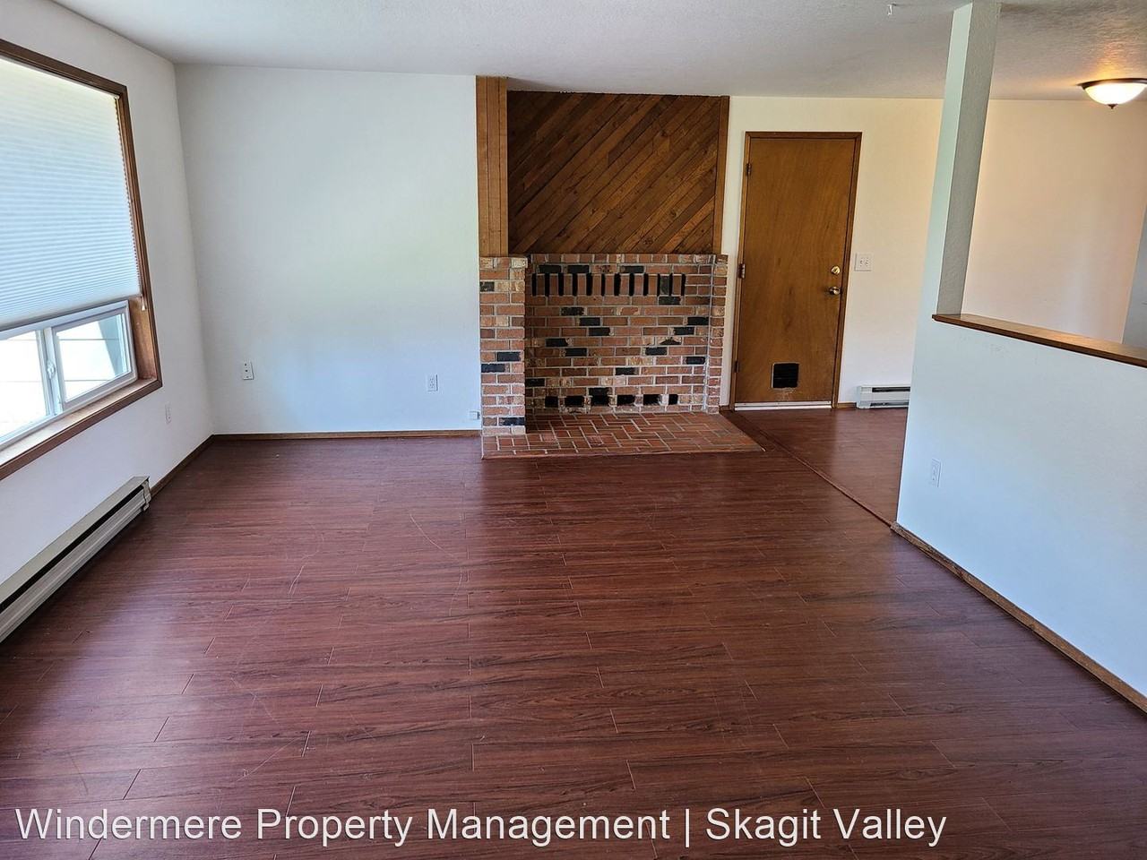 1305 Heather Ln - Photo 3 of 10