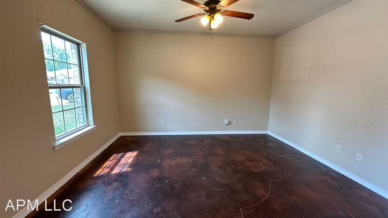 Flagstone Dr - Photo 3 of 13